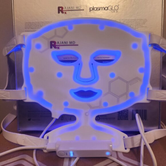 RajaniMD PlasmaGLO LED Mask - Picture 8 of 10